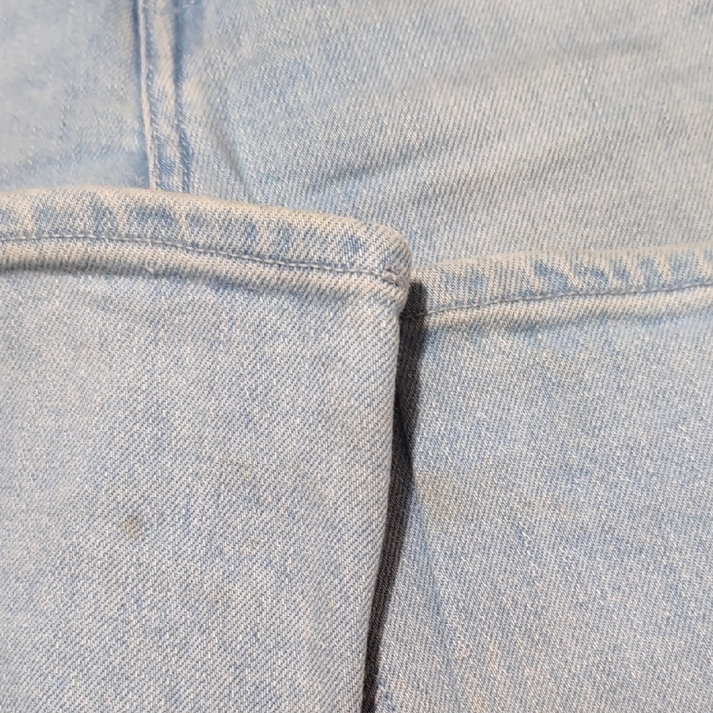 Levi's Light Blue Skinny Jeans with Heart Details - Picture 5 of 5